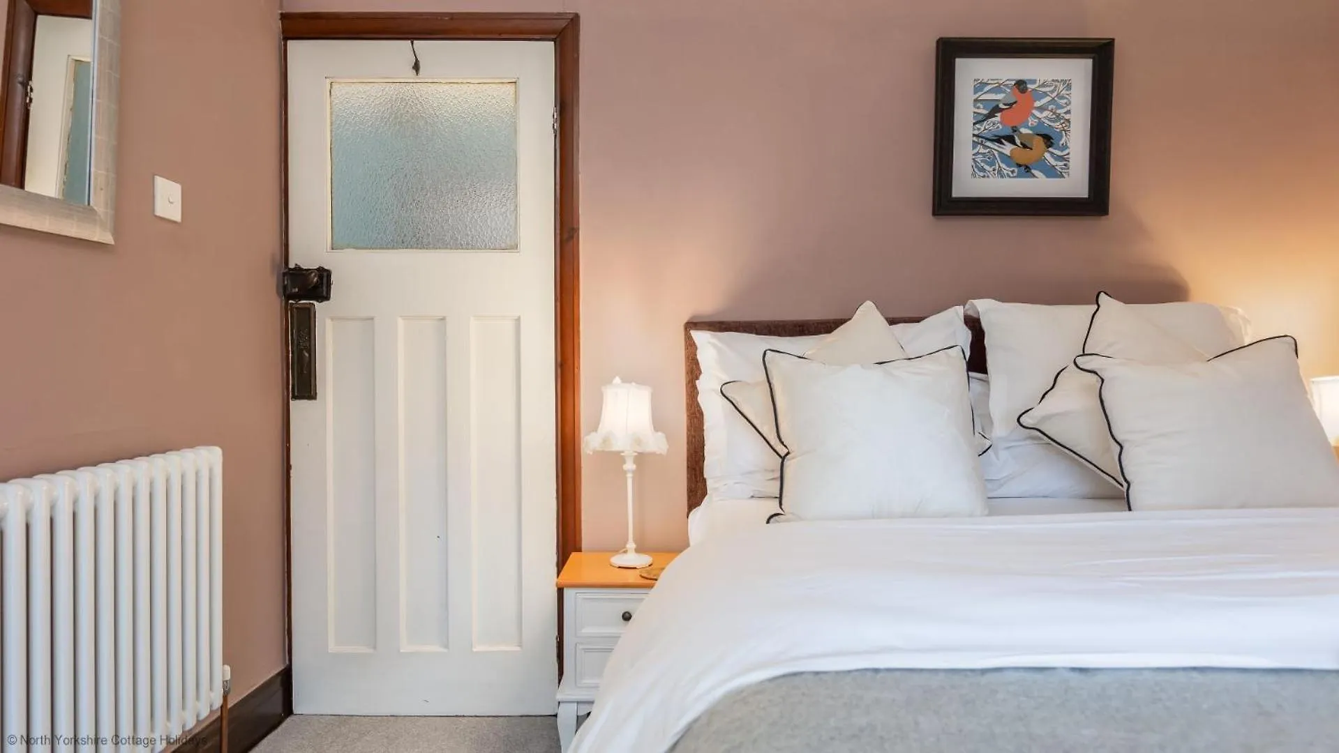 Stone Cottage In Picturesque North Yorkshire Village - Bull Dog Cottage Ampleforth