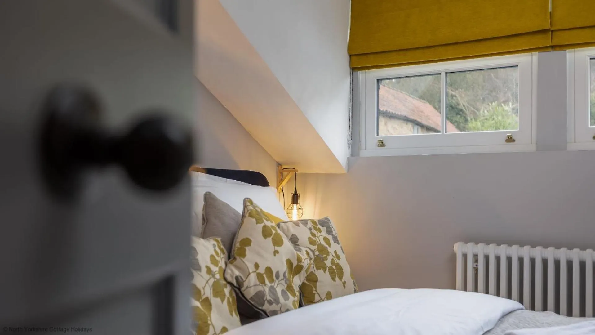 Stone Cottage In Picturesque North Yorkshire Village - Bull Dog Cottage Ampleforth بيت للعطل